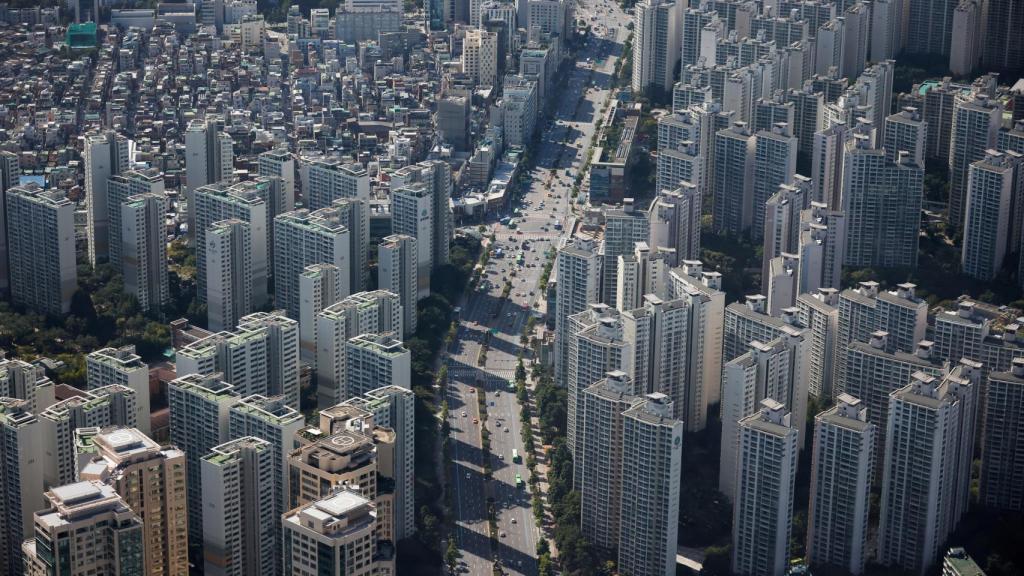 Imagen aérea de bloques de apartamentos en Seúl, Corea del Sur.