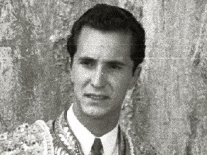 Luis Miguel Dominguín, nuestro Pedro Sánchez, vestido de luces.