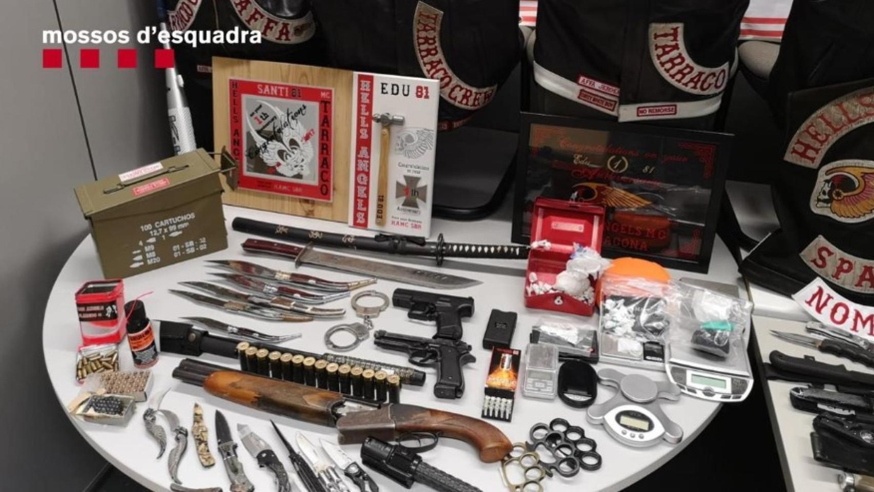 Imagen de armas incautadas a los Hell Angels en febrero de 2019 en una investigación de los Mossos.