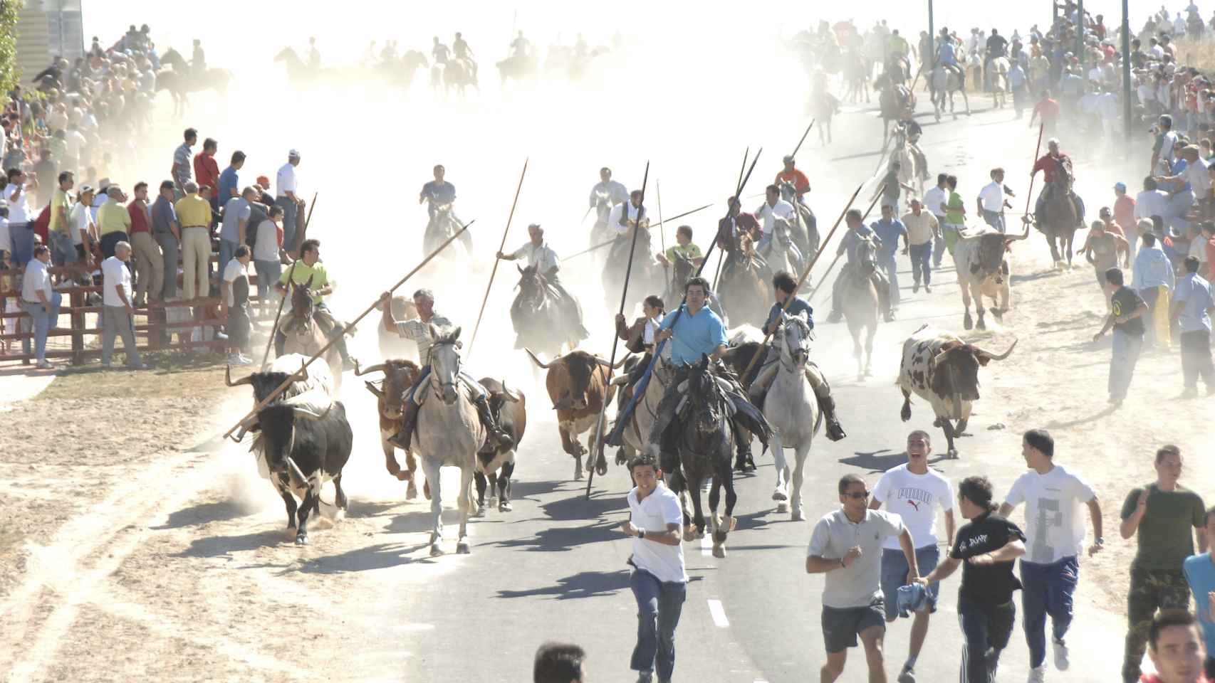 Un encierro a caballo en Fuenteguinaldo