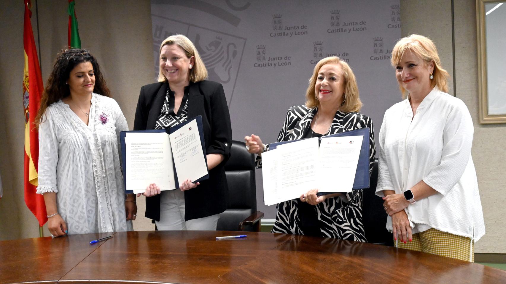 La consejera de Familia e Igualdad de Oportunidades, Isabel Blanco, firma un convenio de colaboración con la Unión de Asociaciones del Pueblo Saharaui para regular las estancias temporales por motivos educativos y sanitarios y el programa ‘Vacaciones en Paz’.