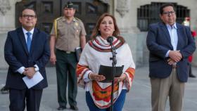 Dina Boluarte, dando una declración, hoy en Lima (Perú).