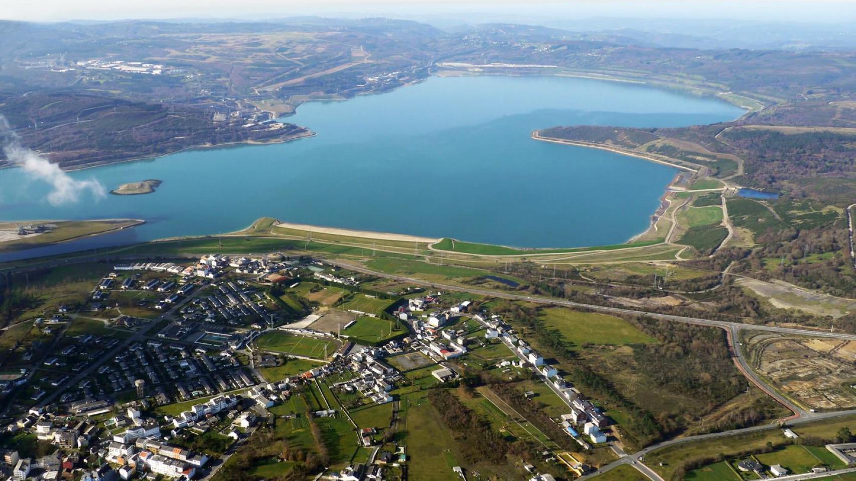 Playa del Lago de As Pontes de García Rodríguez, A Coruña