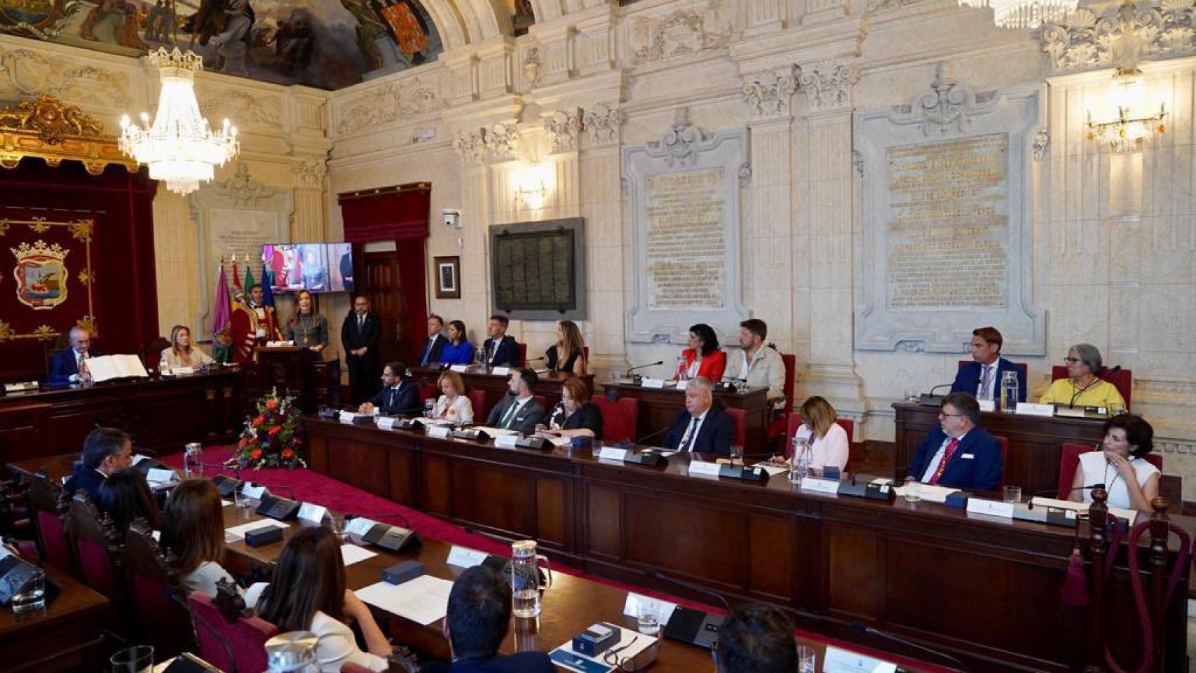 Pleno del Ayuntamiento de Málaga, durante su constitución.