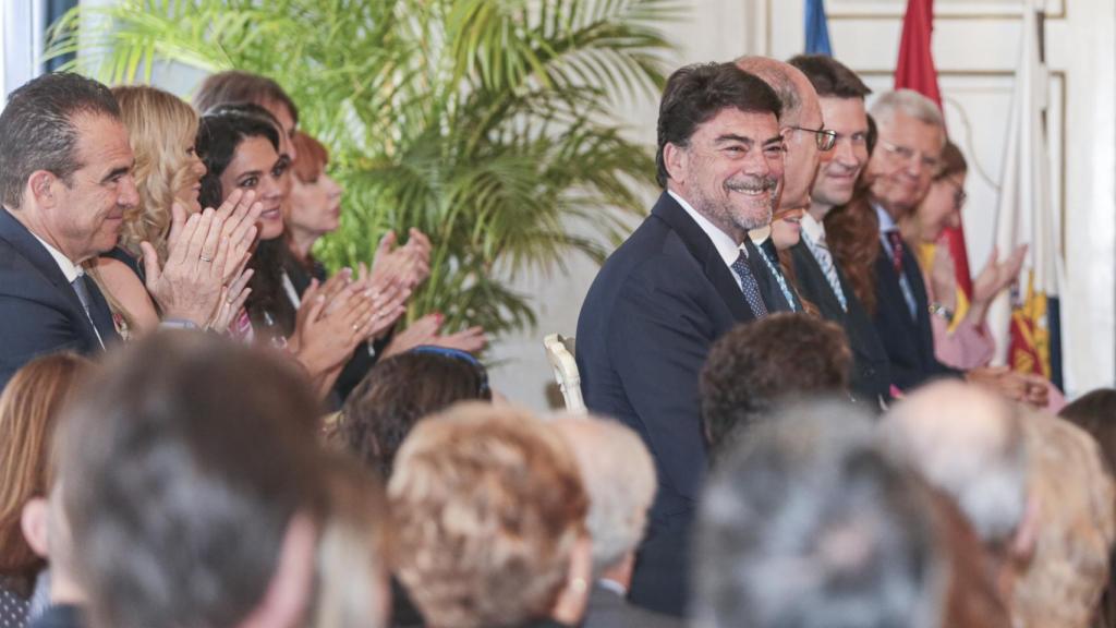 Luis Barcala, en su investidura como alcalde de Alicante por el PP.