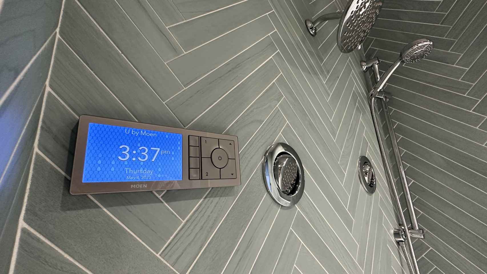 Regulador de temperatura de la ducha con Alexa.