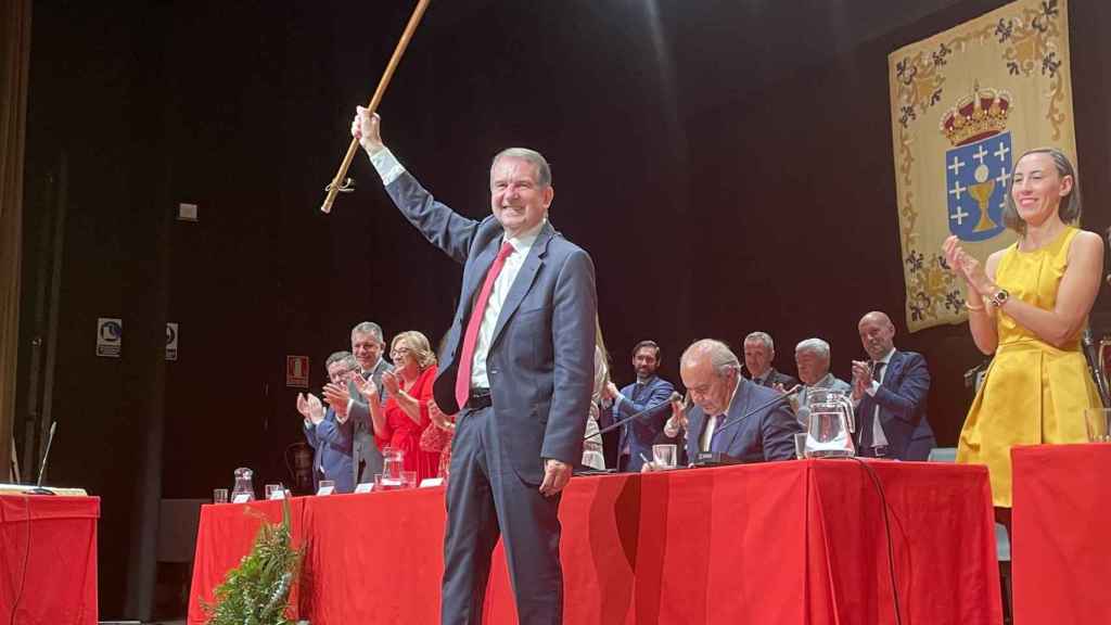 Abel Caballero recibe el bastón de mando por quinta vez.