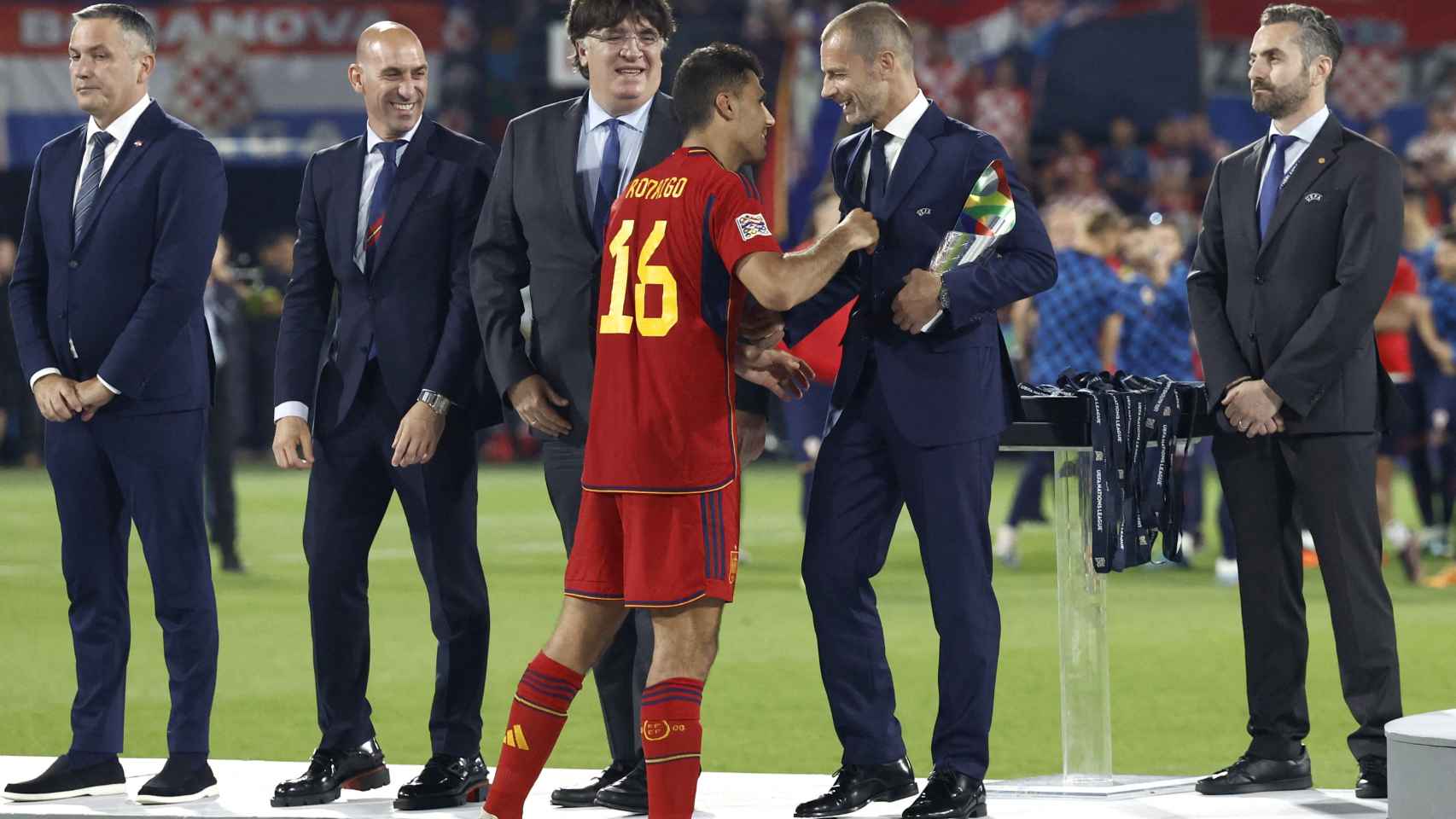 Rodri recoge el MVP de la UEFA Nations League