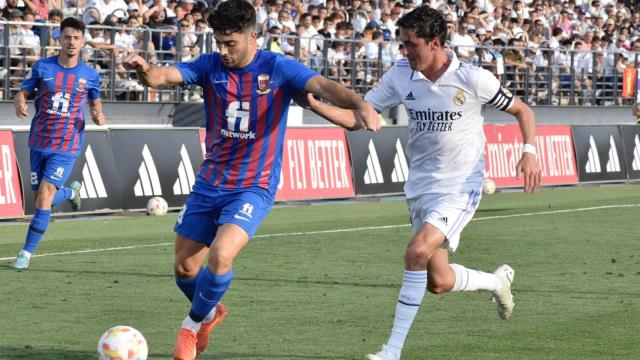 El Eldense pone rumbo al ascenso tras empatar ante el Castilla (1-1)