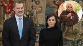 Felipe VI y Letizia junto a una imagen de Mari Carmen y sus muñecos, en un montaje de JALEOS.