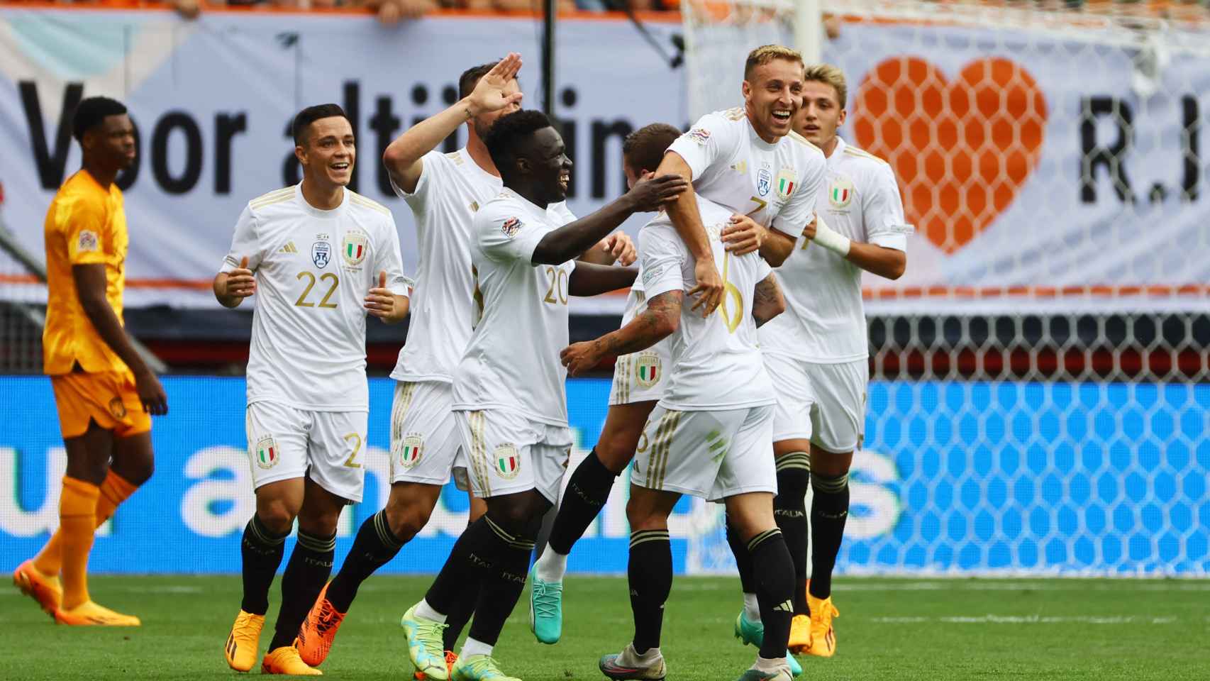 La selección de Italia, celebrando el gol de Davide Frattesi ante Países Bajos en la UEFA Nations League 2023