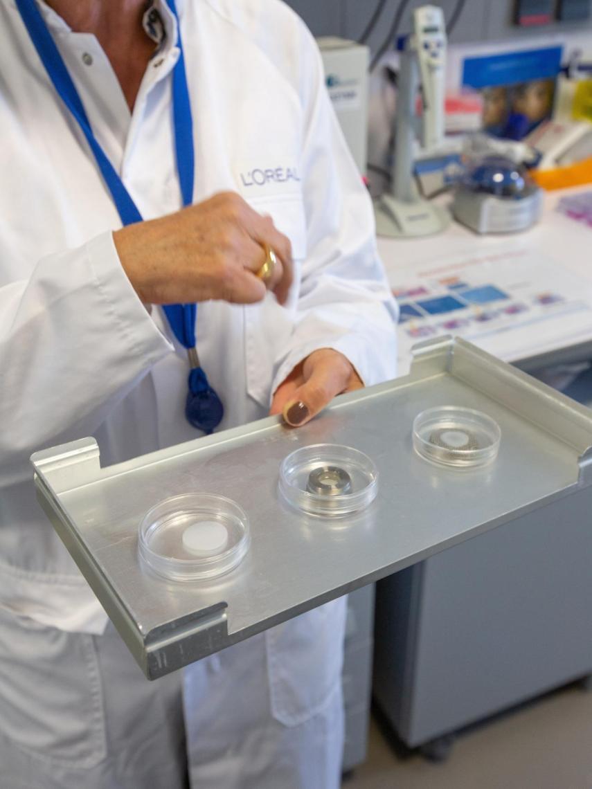 Interior de uno de los laboratorios en Aulnay Lab, en París.