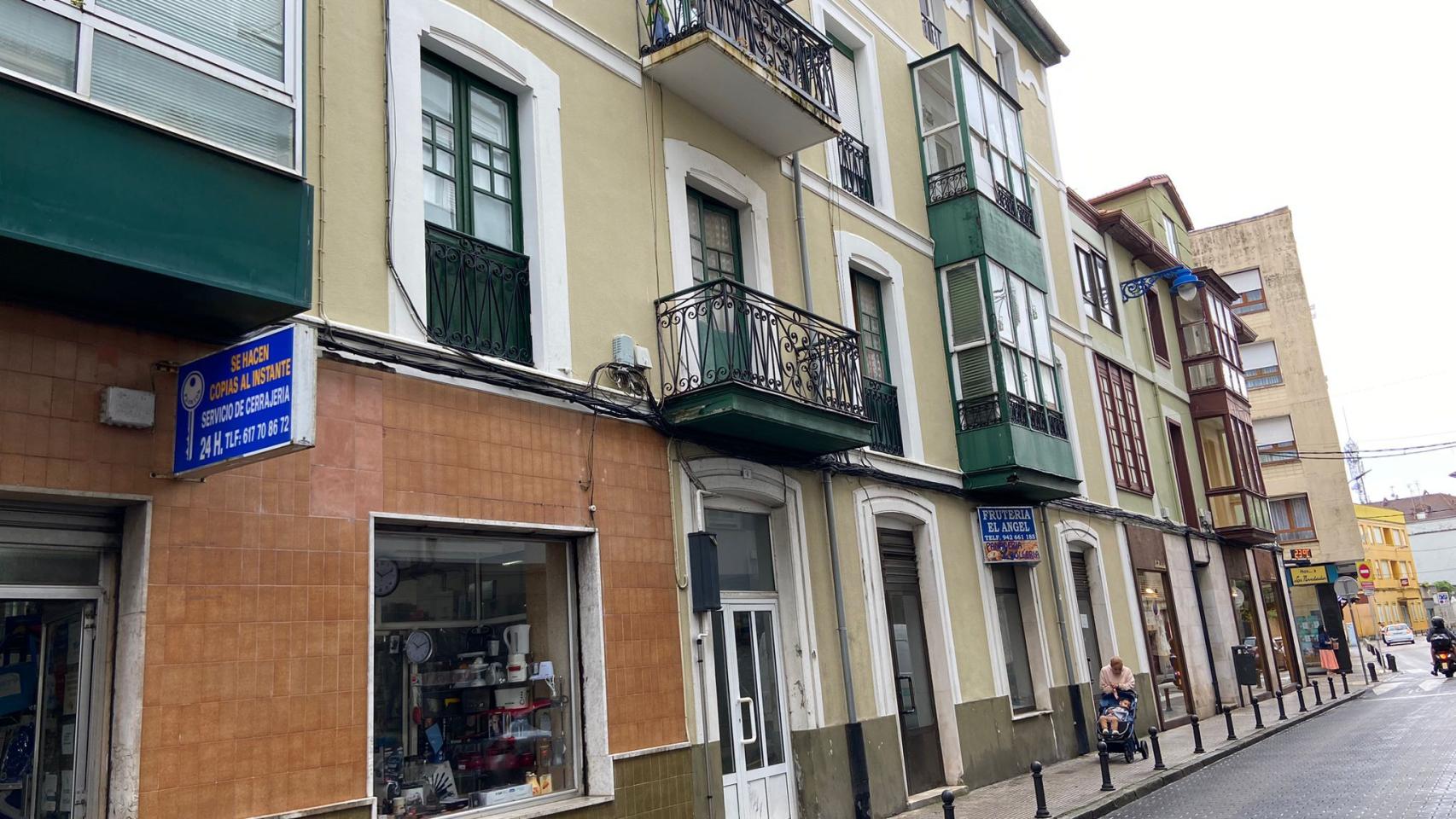 Calle de Santoña en la que vive José Jiménez, el agredido