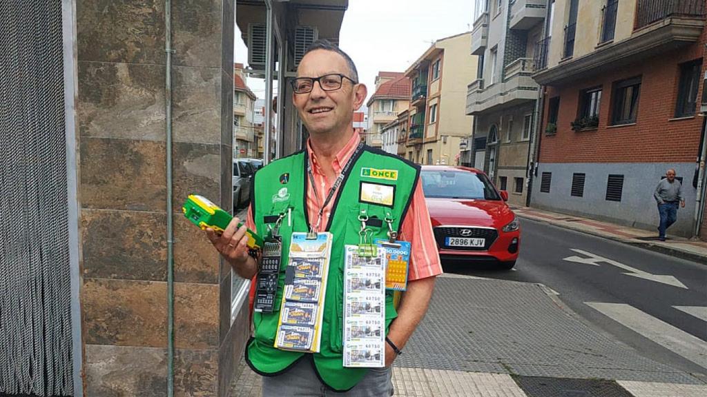 Manuel, el vendedor de la ONCE que ha dado un gran premio en un pueblo leonés