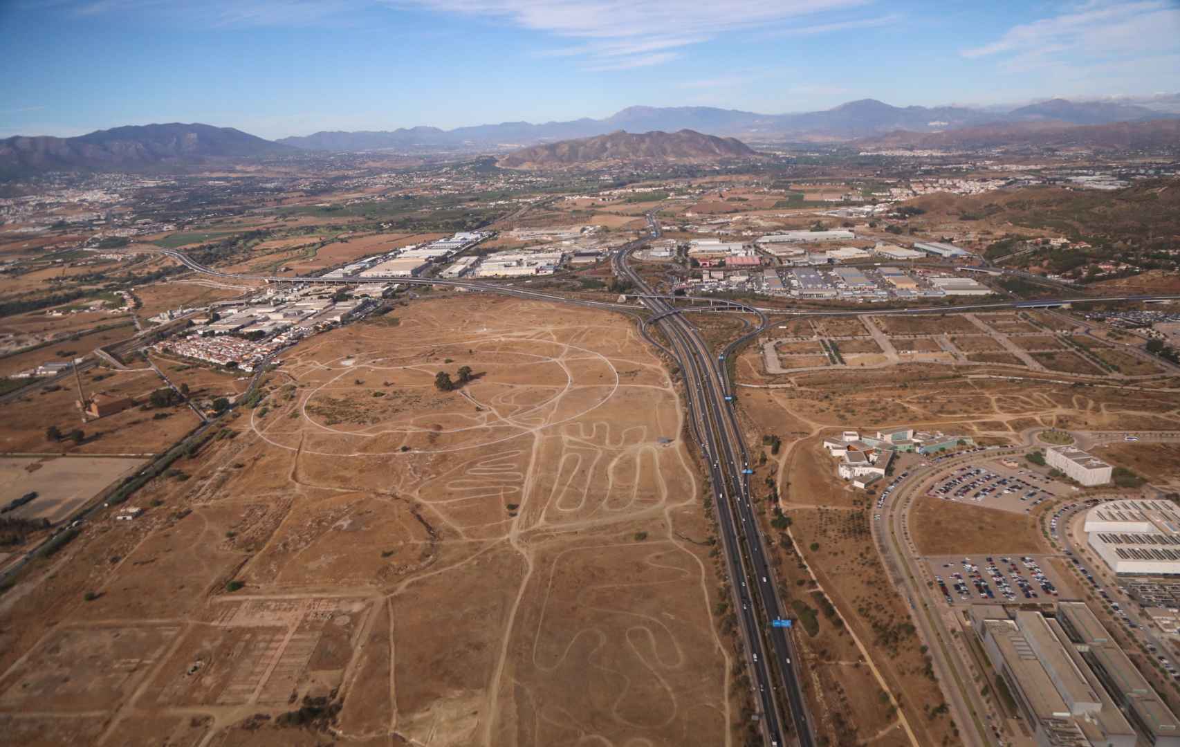 Vista aérea de los terrenos donde se desarrollará la Expo de 2027.
