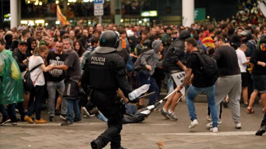 Protesta de afines a Tsunami Democràtic en el Aeropuerto de El Prat en 2019.