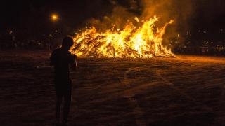 ¿Quién fue San Juan y de dónde viene celebrar la noche de las hogueras?