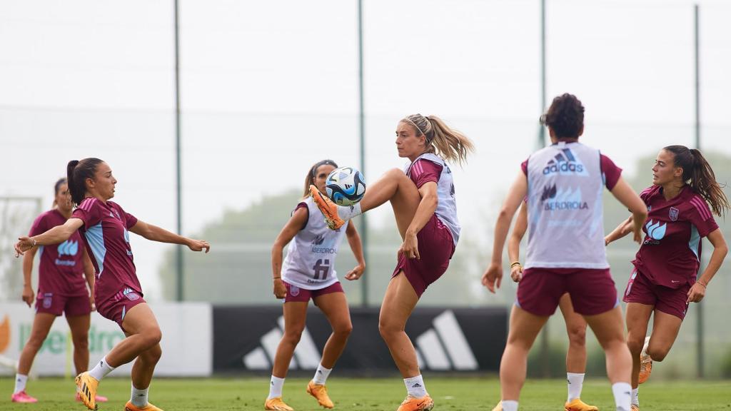 Alexia Putellas, en un entrenamiento de la selección española de fútbol femenino