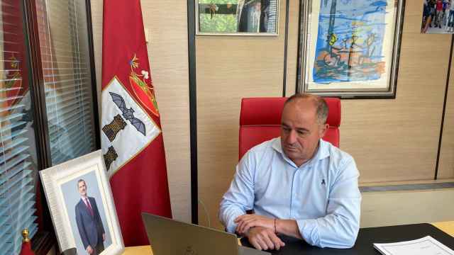 Emilio Sáez seguirá como portavoz del PSOE de Albacete hasta finales de año