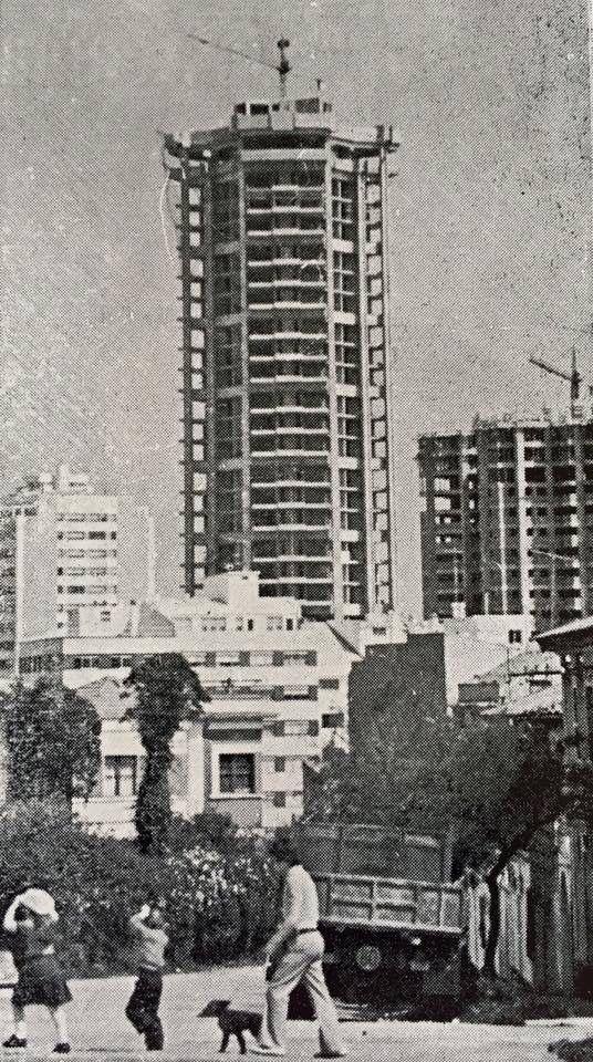 Construcción de la Torre Hercón y el Trébol simultáneamente durante principios de los 70