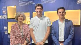 Jesús Vázquez (centro), nuevo presidente del Recreativo.