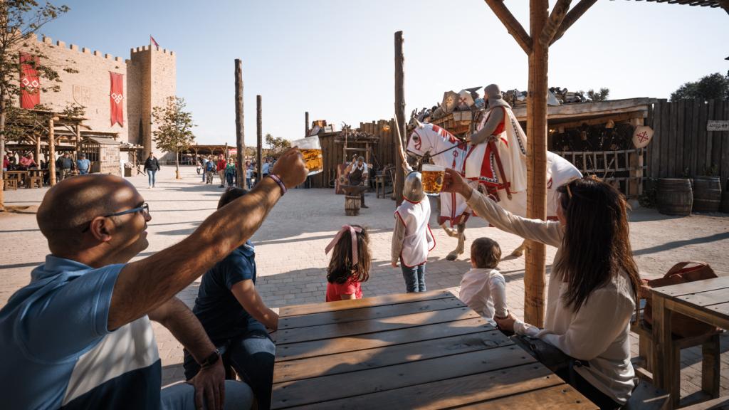 Disfruta este verano  de Puy du fou con zona el Club Zona Ñ