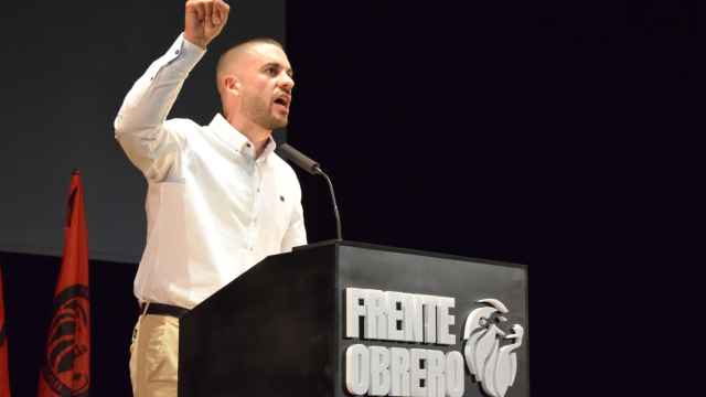 El líder del Frente Obrero, Roberto Vaquero, en un mitin de la formación.