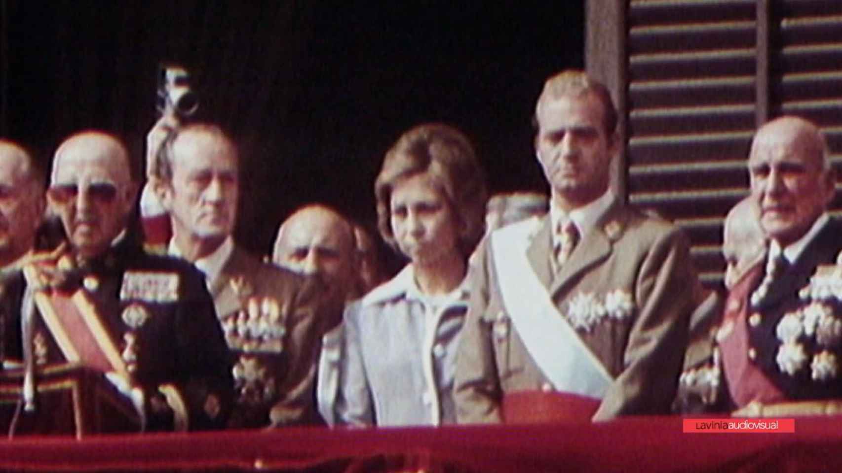 Juan Carlos I y Sofía de Grecia junto a Francisco Franco, semanas antes de morir éste.