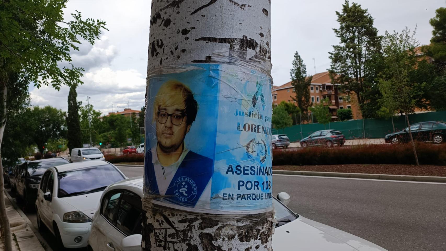 Cartel en Toledo con la imagen del asesinado Lorenzo Pompiliu.