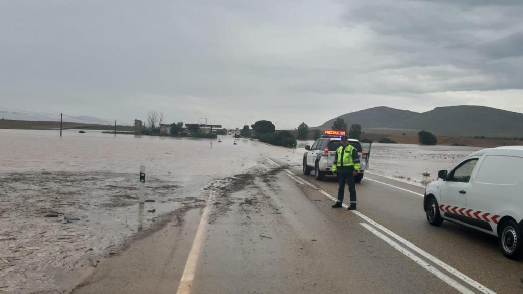 Las fuertes lluvias dificultan la circulación en cuatro carreteras de la provincia de Soria