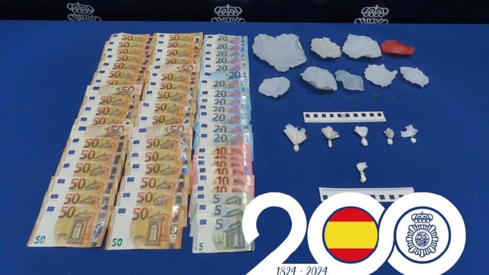 La droga y billetes incautados por la Policía Nacional en Valladolid