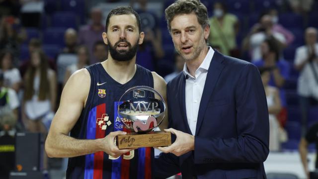 Mirotic y Pau Gasol, tras la final de la Liga Endesa ganada por el Barça