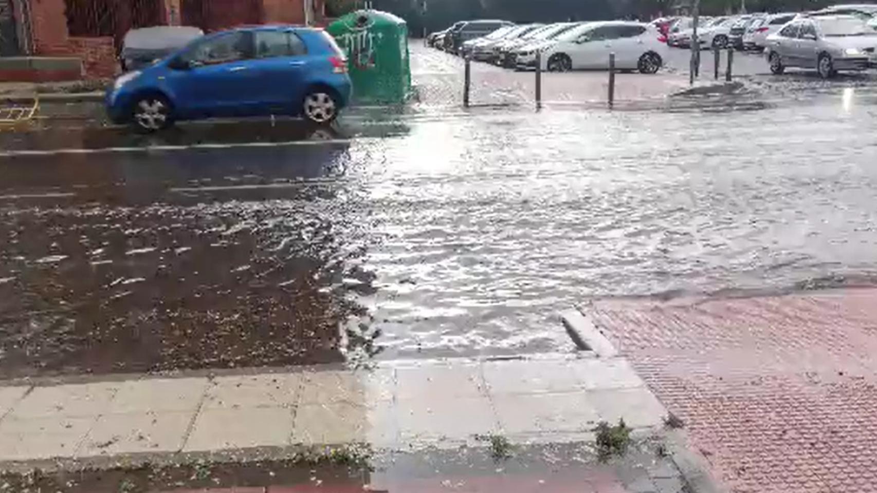 Calle Alberche de Toledo tras la tormenta. Foto: Asociación de Vecinos 'El Tajo'.