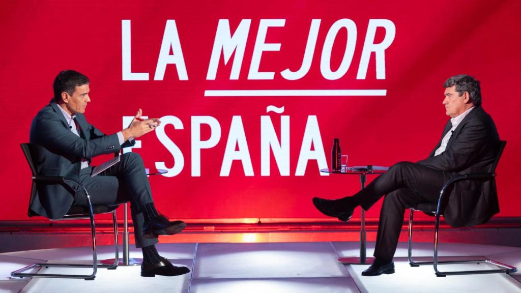 El presidente del Gobierno, Pedro Sánchez, y el ministro de Inclusión, Seguridad Social y Migraciones, José Luis Escrivá.