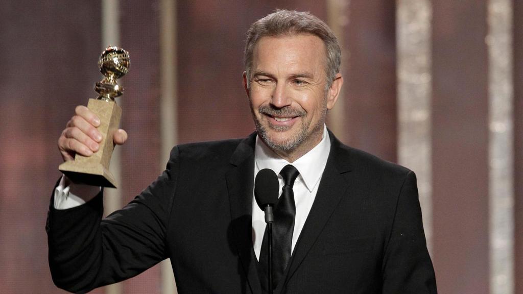 Kevin Costner, ganador del Globo de Oro por 'Yellowstone' en 2023.