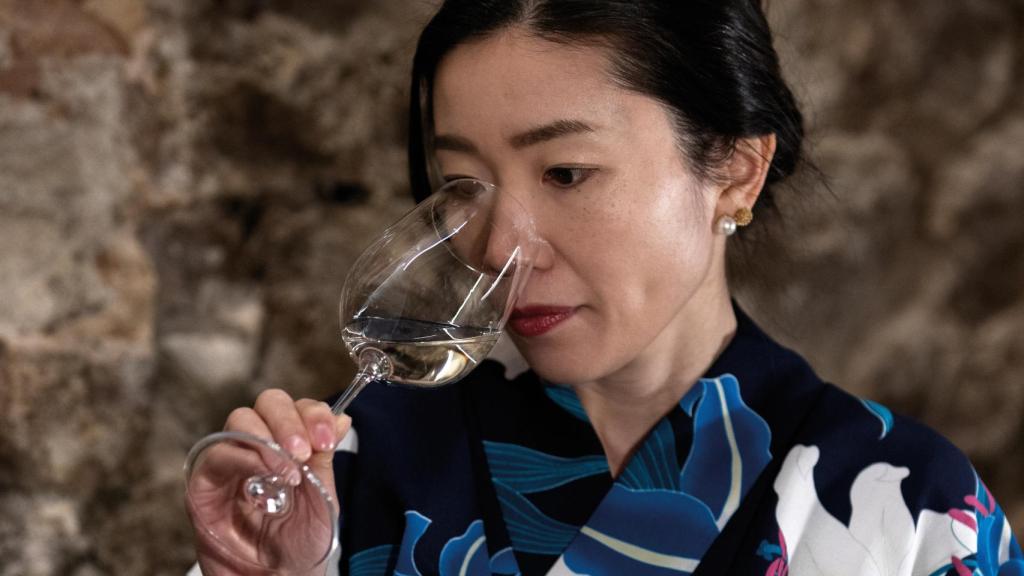 Mayuko Sasayama firma 'El mundo del sake'.