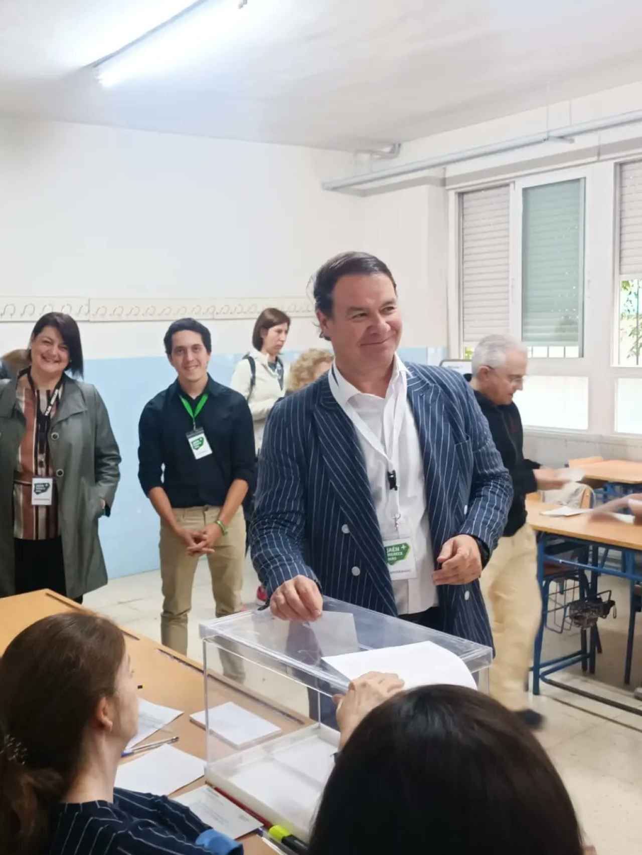 Manuel Carlos Vallejo, líder de Jaén Merece Más, votando el 28-M.