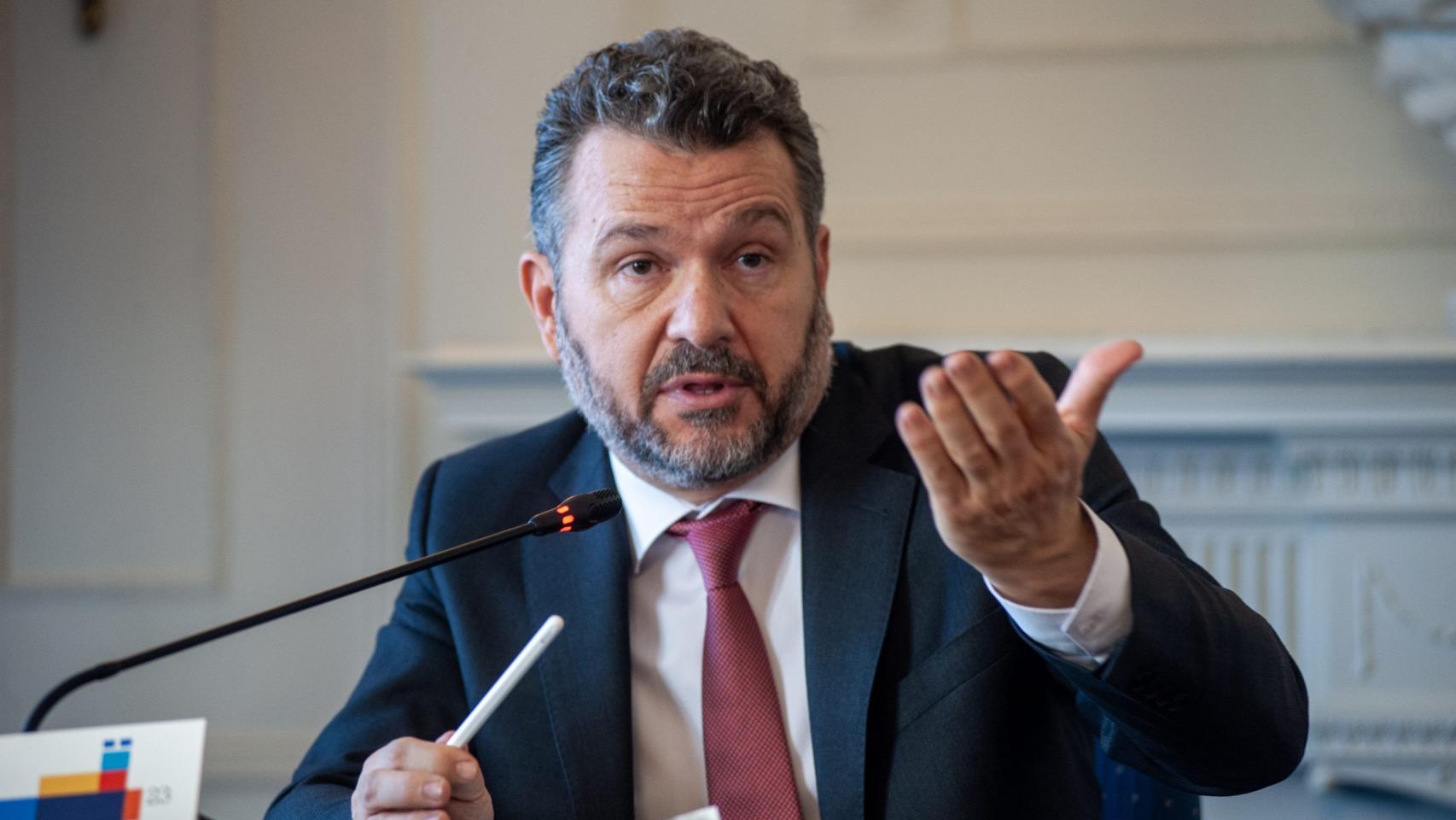 Rodrigo Buenaventura, presidente de la Comisión Nacional del Mercado de Valores (CNMV), durante su intervención en el curso de economía organizado por la APIE en la Universidad Menéndez Pelayo.