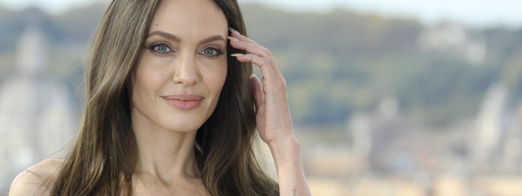 El patrimonio millonario de Angelina Jolie: de mansiones de lujo a una  marca de ropa sostenible