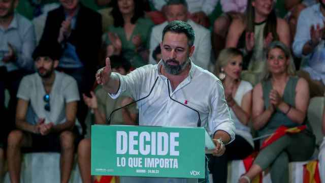 Abascal pide al PP hablar en Extremadura y promete derogar todas las leyes del Gobierno de Sánchez