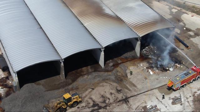 Incendio en planta de reciclaje de Loeches