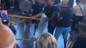 El vídeo donde se ve a los vigilantes de seguridad del Puerto de Alicante conteniendo a una turba de magrebíes.