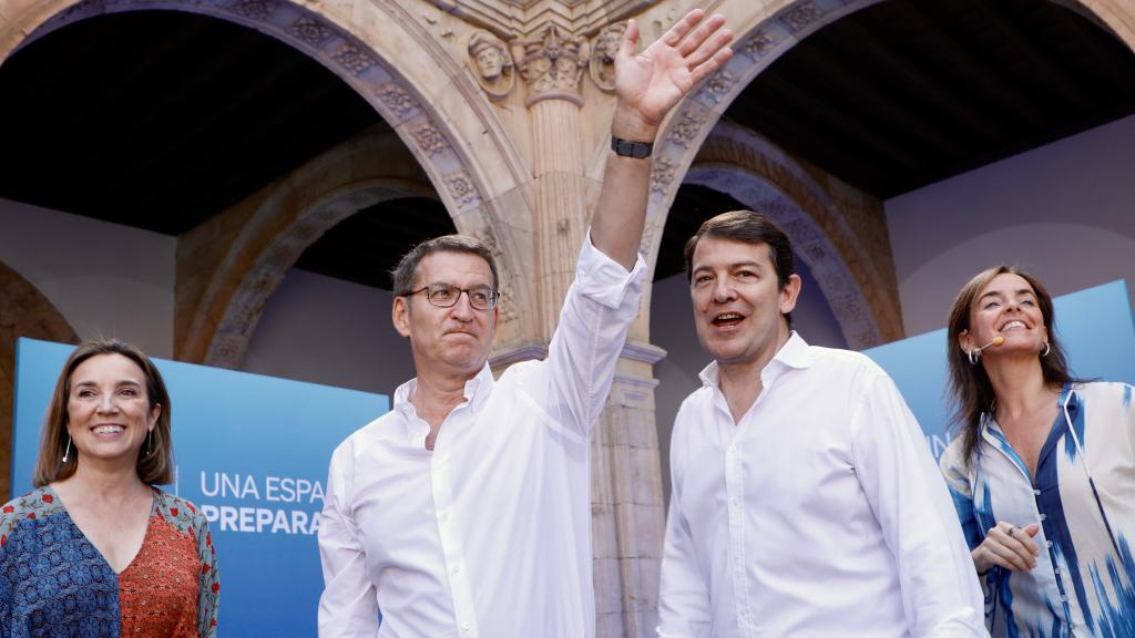 El presidente del Partido Popular, Alberto Núñez Feijóo, clausura en Salamanca un acto sectorial sobre familia y políticas sociales. También, intervienen el presidente del PPCyL y de la Junta, Alfonso Fernández Mañueco, y la vicesecretaria de Políticas Sociales y Reto Demográfico, Carmen Fúnez