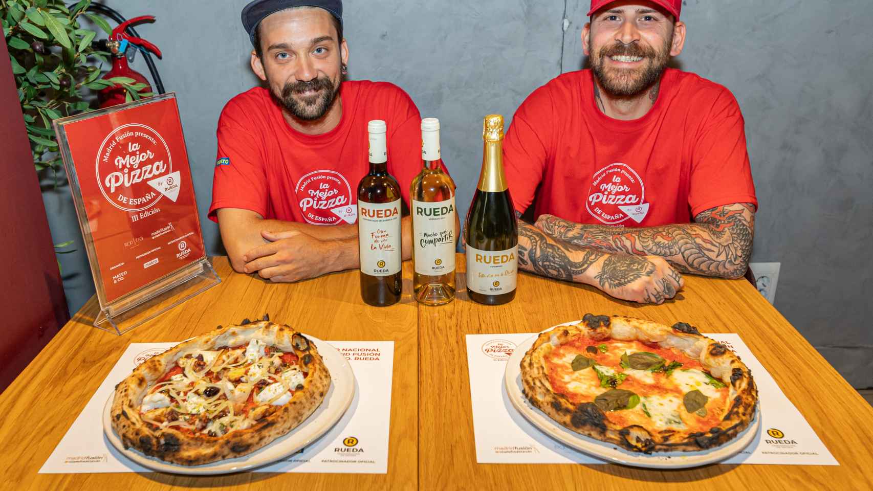 Can Pizza con sus recetas ganadoras del concurso.