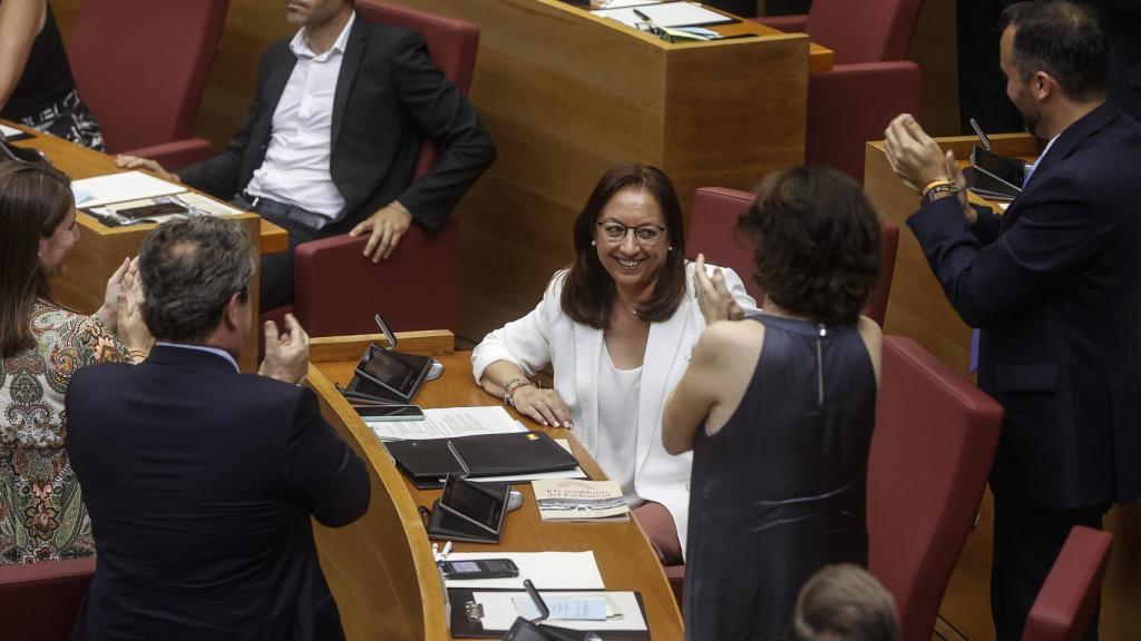 Llanos Massó, este lunes en el Parlament valenciano.