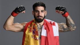 Ilia Topuria, en una sesión de fotos de la UFC