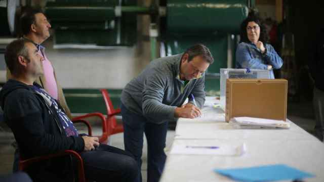 Una mesa electoral en Lugo, el pasado 28-M.