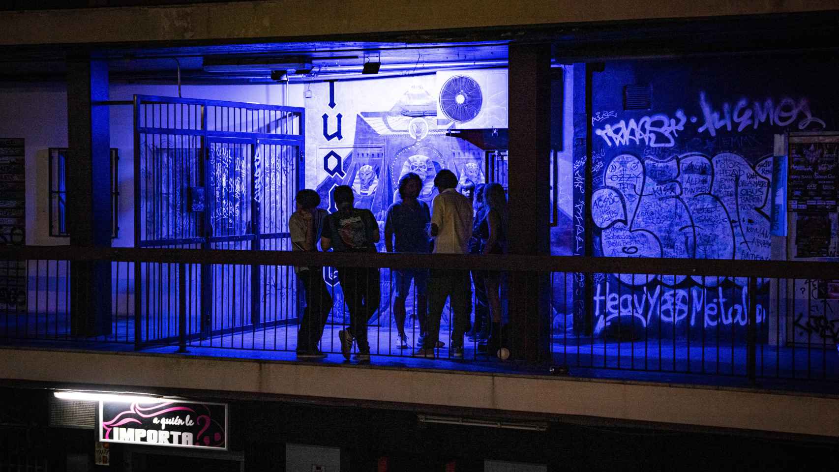 La puerta del Tuareg, el bar heavy en activo más antiguo de Madrid, abierto en 1987.