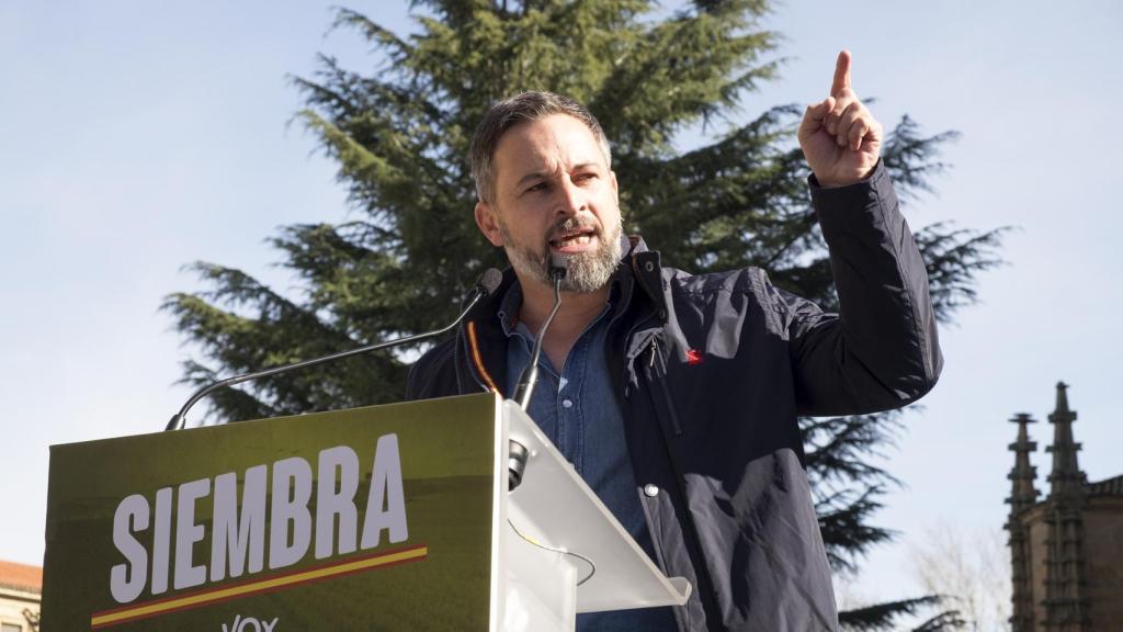 El presidente de Vox, Santiago Abascal, en un mitin en Salamanca durante la campaña de las elecciones autonómicas de 2022.