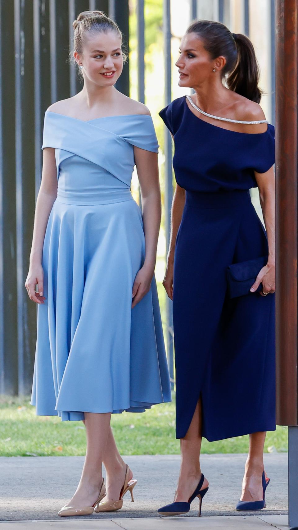 La princesa Leonor junto a su madre, en los Premios Princesa de Girona 2022.